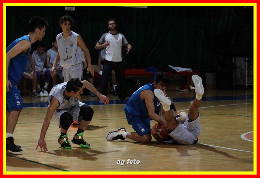 170407 basketU16 209_tn.jpg